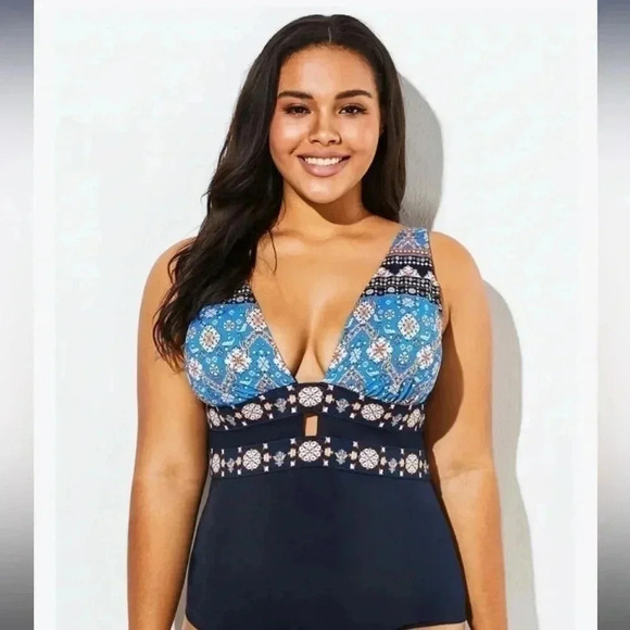 Meet Curve One piece - Picture 1 of 5